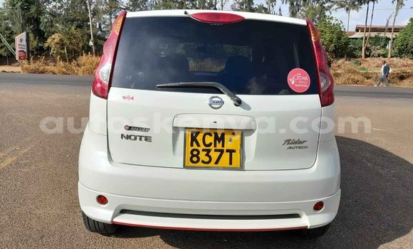 Oofamaa Nissan Note White Makiinaa iti Kiambu keessatti Central Kenya keessatti Oofamaa Nissan Note White Makiinaa iti Kiambu keessatti Central Kenya keessatti