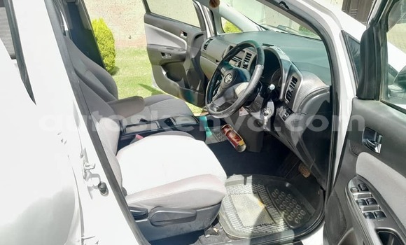 Oofamaa Toyota Wish White Makiinaa iti Kiambu keessatti Central Kenya keessatti Oofamaa Toyota Wish White Makiinaa iti Kiambu keessatti Central Kenya keessatti