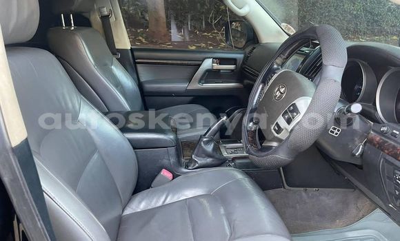 Oofamaa Toyota Land Cruiser Black Makiinaa iti Nairobi keessatti Nairobi keessatti Oofamaa Toyota Land Cruiser Black Makiinaa iti Nairobi keessatti Nairobi keessatti