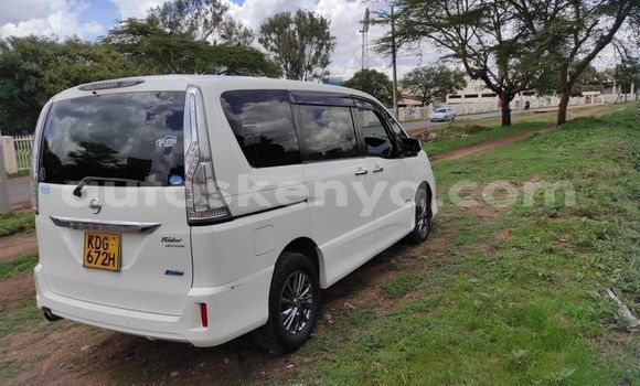 Nunua Ilio tumika Nissan Serena Nyeupe Gari ndani ya Nairobi nchini Nairobi