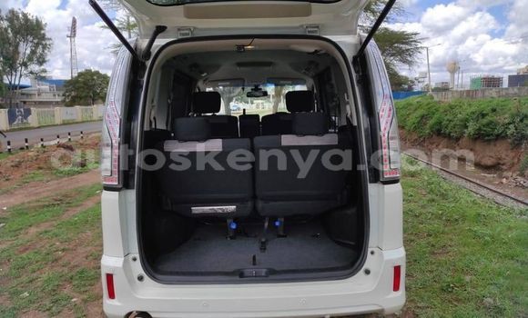Nunua Ilio tumika Nissan Serena Nyeupe Gari ndani ya Nairobi nchini Nairobi Nunua Ilio tumika Nissan Serena Nyeupe Gari ndani ya Nairobi nchini Nairobi