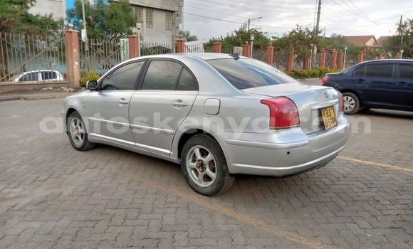 Nunua Ilio tumika Toyota Avensis Fedha Gari ndani ya Nairobi nchini Nairobi