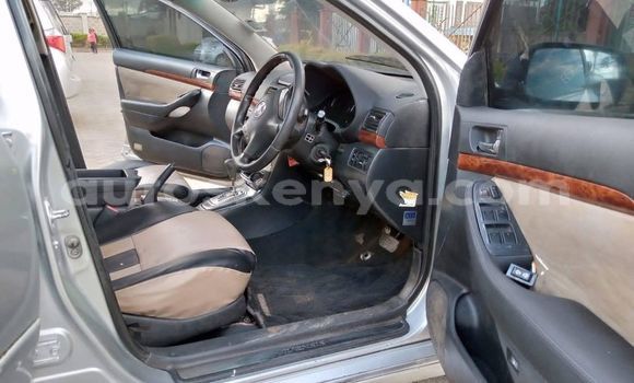 Oofamaa Toyota Avensis Silver Makiinaa iti Nairobi keessatti Nairobi keessatti Oofamaa Toyota Avensis Silver Makiinaa iti Nairobi keessatti Nairobi keessatti
