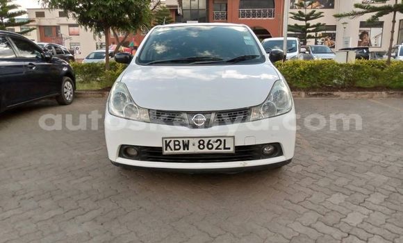 Oofamaa Nissan Wingroad White Makiinaa iti Nairobi keessatti Nairobi keessatti