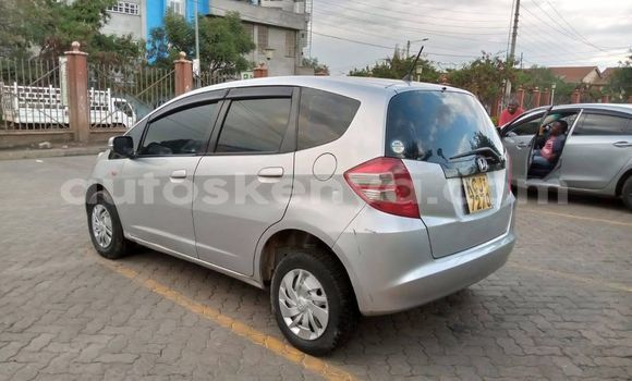 Nunua Ilio tumika Honda Fit Fedha Gari ndani ya Nairobi nchini Nairobi Nunua Ilio tumika Honda Fit Fedha Gari ndani ya Nairobi nchini Nairobi