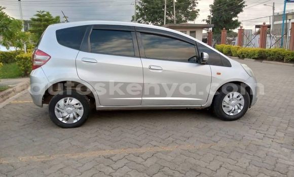 Oofamaa Honda Fit Silver Makiinaa iti Nairobi keessatti Nairobi keessatti Oofamaa Honda Fit Silver Makiinaa iti Nairobi keessatti Nairobi keessatti