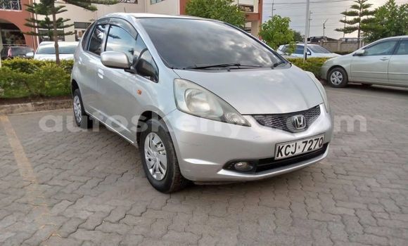 Oofamaa Honda Fit Silver Makiinaa iti Nairobi keessatti Nairobi keessatti Oofamaa Honda Fit Silver Makiinaa iti Nairobi keessatti Nairobi keessatti