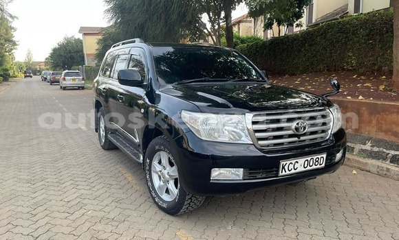 Oofamaa Toyota Land Cruiser Prado Black Makiinaa iti Nairobi keessatti Nairobi keessatti