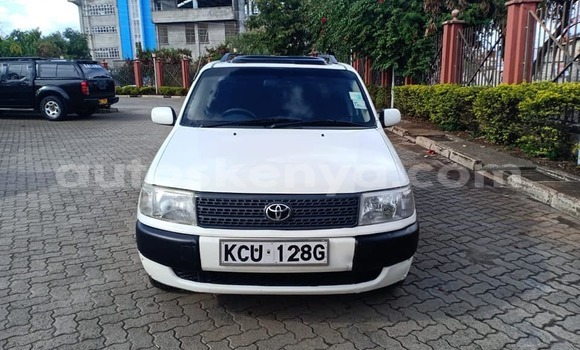 Nunua Ilio tumika Toyota Probox Nyeupe Gari ndani ya Nairobi nchini Nairobi