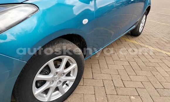 Nunua Ilio tumika Mazda Demio Bluu Gari ndani ya Nairobi nchini Nairobi