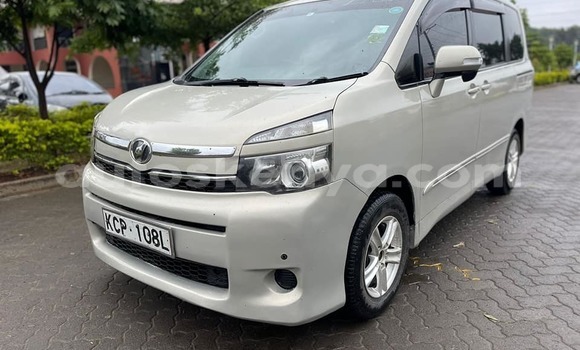 Buy Used Toyota Voxy White Car in Nairobi in Nairobi Buy Used Toyota Voxy White Car in Nairobi in Nairobi