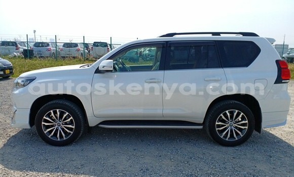 Buy Used Toyota Land Cruiser Prado White Car in Nairobi in Nairobi Buy Used Toyota Land Cruiser Prado White Car in Nairobi in Nairobi