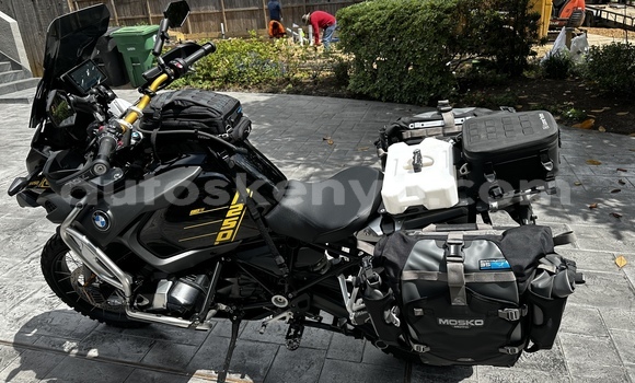 Nunua Ilio tumika BMW R1200GS Adventure Nyeusi Bike ndani ya Mombasa nchini Kenya ya Pwani Nunua Ilio tumika BMW R1200GS Adventure Nyeusi Bike ndani ya Mombasa nchini Kenya ya Pwani