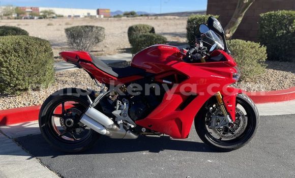 Oofamaa Ducati Sport Red Doqdoqqee iti Nairobi keessatti Nairobi keessatti