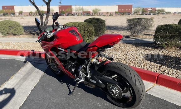 Nunua Ilio tumika Ducati Sport Nyekundu Bike ndani ya Nairobi nchini Nairobi Nunua Ilio tumika Ducati Sport Nyekundu Bike ndani ya Nairobi nchini Nairobi