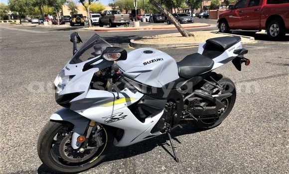 Buy Used Suzuki GSX White Bike in Bungoma in West Kenya Buy Used Suzuki GSX White Bike in Bungoma in West Kenya