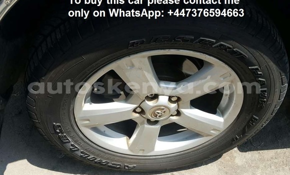 Oofamaa Toyota RAV4 Silver Makiinaa iti Nairobi keessatti Nairobi keessatti Oofamaa Toyota RAV4 Silver Makiinaa iti Nairobi keessatti Nairobi keessatti