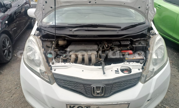 Buy Used Honda Fit White Car in Nairobi in Nairobi Buy Used Honda Fit White Car in Nairobi in Nairobi