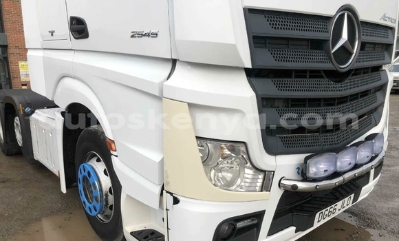 Buy Used Mercedes‒Benz Truck White Truck in Mombasa in Coastal Kenya Buy Used Mercedes‒Benz Truck White Truck in Mombasa in Coastal Kenya