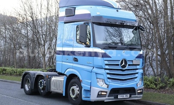 Buy Used Mercedes‒Benz Truck White Truck in Mombasa in Coastal Kenya Buy Used Mercedes‒Benz Truck White Truck in Mombasa in Coastal Kenya