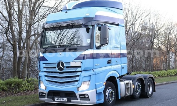 Buy Used Mercedes‒Benz Truck White Truck in Mombasa in Coastal Kenya Buy Used Mercedes‒Benz Truck White Truck in Mombasa in Coastal Kenya