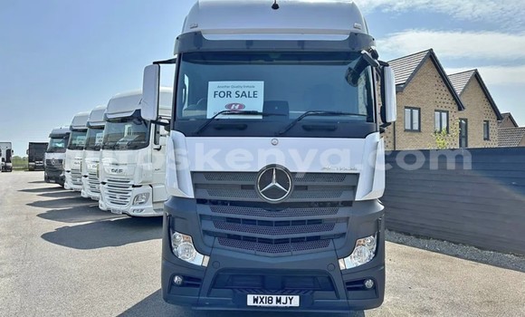 Buy Used Mercedes‒Benz Truck White Truck in Mombasa in Coastal Kenya Buy Used Mercedes‒Benz Truck White Truck in Mombasa in Coastal Kenya