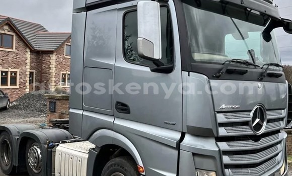 Buy Used Mercedes‒Benz Truck White Truck in Mombasa in Coastal Kenya Buy Used Mercedes‒Benz Truck White Truck in Mombasa in Coastal Kenya