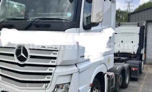 Buy Used Mercedes‒Benz Truck White Truck in Mombasa in Coastal Kenya Buy Used Mercedes‒Benz Truck White Truck in Mombasa in Coastal Kenya