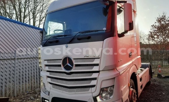 Buy Used Mercedes‒Benz Truck White Truck in Mombasa in Coastal Kenya Buy Used Mercedes‒Benz Truck White Truck in Mombasa in Coastal Kenya