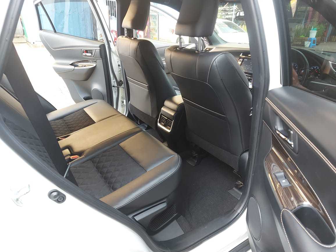 Buy used toyota harrier white car in nairobi in nairobi