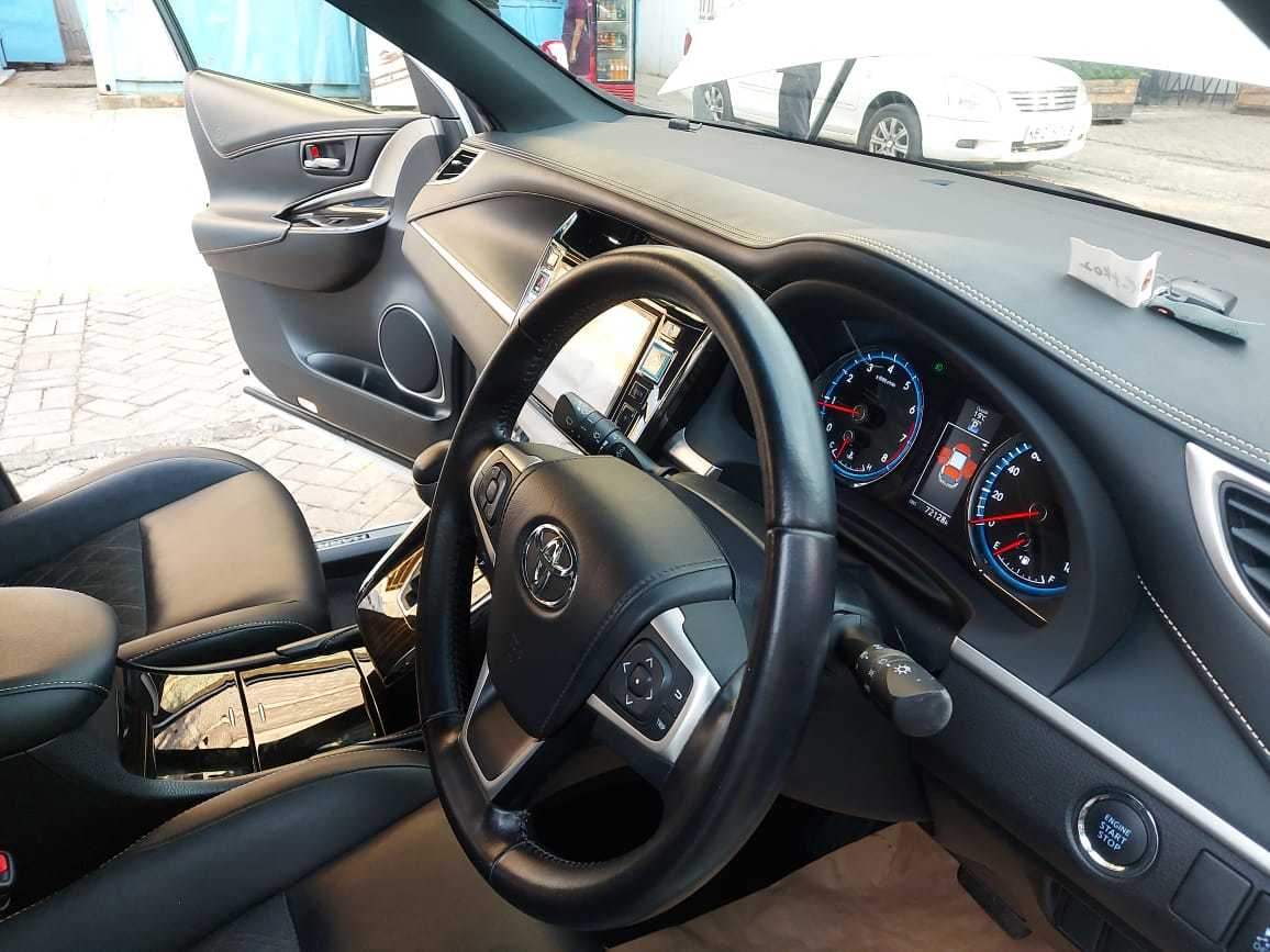 Buy used toyota harrier white car in nairobi in nairobi