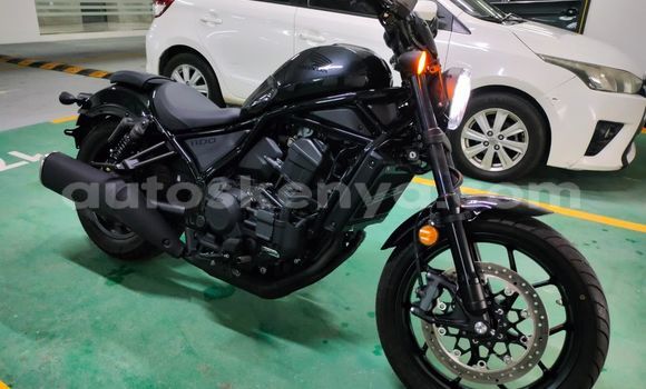 Oofamaa Honda Rebel Black Doqdoqqee iti Nairobi keessatti Nairobi keessatti