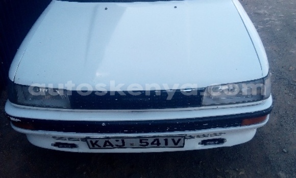 Oofamaa Toyota AE91 White Makiinaa iti Nairobi keessatti Nairobi keessatti