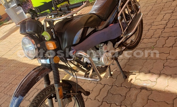 Nunua Ilio tumika Sanya SY125 Nyeusi Bike ndani ya Nairobi nchini Nairobi Nunua Ilio tumika Sanya SY125 Nyeusi Bike ndani ya Nairobi nchini Nairobi