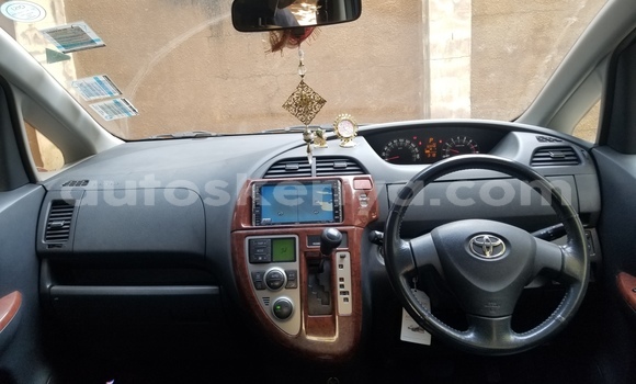 Nunua Ilio tumika Toyota Ractis Bluu Gari ndani ya Nairobi nchini Nairobi