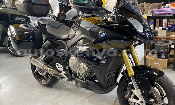 Nunua Ilio tumika BMW S 1000 Nyeusi Bike ndani ya Nairobi nchini Nairobi