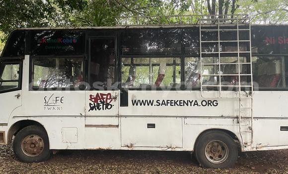 Nunua Ilio tumika Isuzu N–serie Nyeupe Lori ndani ya Nairobi nchini Nairobi