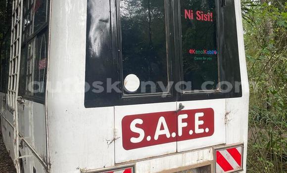 Buy Used Isuzu Nâserie White Truck in Nairobi in Nairobi Buy Used Isuzu Nâserie White Truck in Nairobi in Nairobi