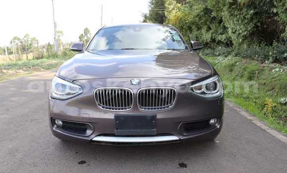 Oofamaa BMW 1-Series Brown Makiinaa iti Nairobi keessatti Nairobi keessatti