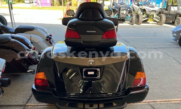Nunua Ilio tumika Honda GOLD WING Nyeusi Bike ndani ya Nairobi nchini Nairobi Nunua Ilio tumika Honda GOLD WING Nyeusi Bike ndani ya Nairobi nchini Nairobi