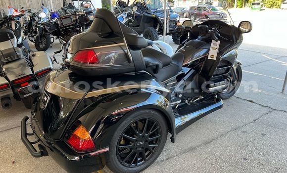 Nunua Ilio tumika Honda GOLD WING Nyeusi Bike ndani ya Nairobi nchini Nairobi Nunua Ilio tumika Honda GOLD WING Nyeusi Bike ndani ya Nairobi nchini Nairobi