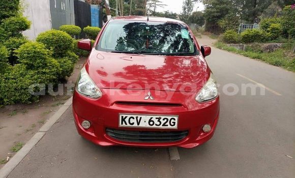 Oofamaa Mitsubishi Mirage Red Makiinaa iti Nairobi keessatti Nairobi keessatti