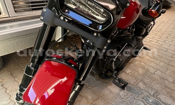 Nunua Ilio tumika Harley Davidson Dyna Nyekundu Bike ndani ya Nairobi nchini Nairobi