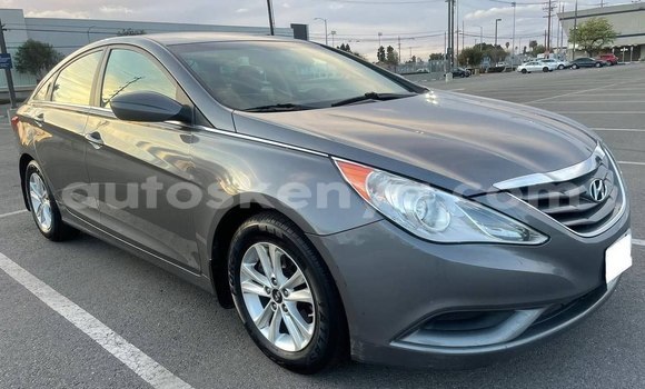Oofamaa Hyundai Sonata Silver Makiinaa iti Eldoret keessatti Rift Valley keessatti