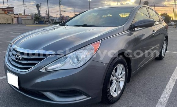 Nunua Ilio tumika Hyundai Sonata Fedha Gari ndani ya Eldoret nchini Bonde la Ufafanuzi Nunua Ilio tumika Hyundai Sonata Fedha Gari ndani ya Eldoret nchini Bonde la Ufafanuzi