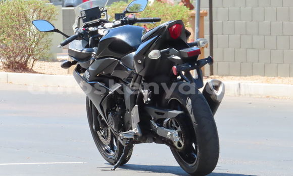 Nunua Ilio tumika Suzuki GSX Nyeusi Bike ndani ya Gazi nchini Pwani Nunua Ilio tumika Suzuki GSX Nyeusi Bike ndani ya Gazi nchini Pwani