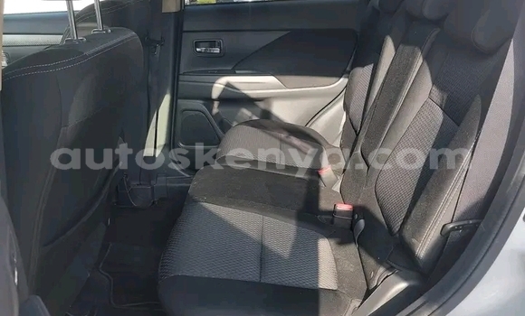 Nunua Ilio tumika Mitsubishi Outlander Nyingine Gari ndani ya Nairobi nchini Nairobi Nunua Ilio tumika Mitsubishi Outlander Nyingine Gari ndani ya Nairobi nchini Nairobi