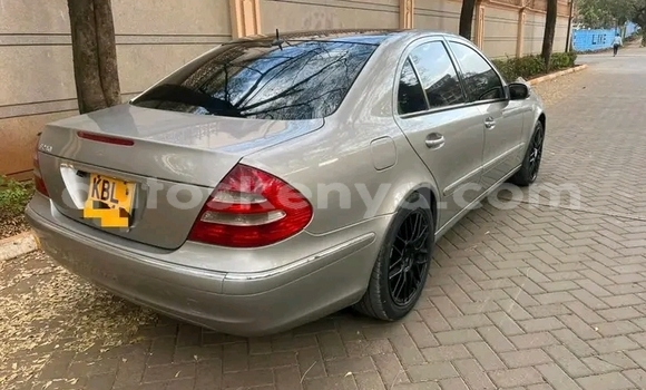 Nunua Ilio tumika Mercedes-Benz E-Classe Nyingine Gari ndani ya Nairobi nchini Nairobi