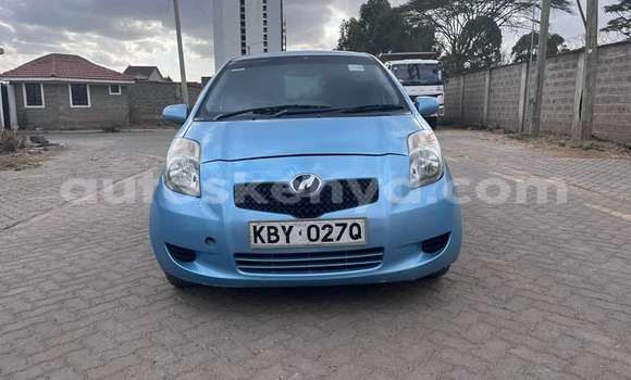 Nunua Ilio tumika Toyota Vitz Bluu Gari ndani ya Nairobi nchini Nairobi