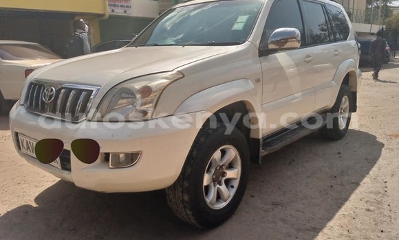 Oofamaa Toyota Prado White Makiinaa iti Nairobi keessatti Nairobi keessatti Oofamaa Toyota Prado White Makiinaa iti Nairobi keessatti Nairobi keessatti